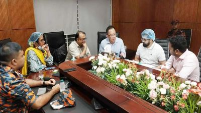 ফায়ার ফাইটারদের চিকিৎসায় সিঙ্গাপুর থেকে এসেছেন বিশেষজ্ঞ চিকিৎসক