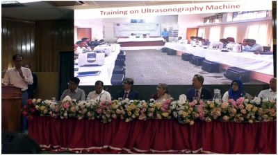 উপদেষ্টার উপস্থিতিতে অনুষ্ঠানে শেখ মুজিব ও হাসিনার ছবি প্রদর্শন, অতপর