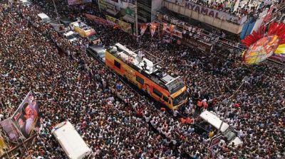বিজয়ের দলের সিনিয়র নেতাদের বিরুদ্ধে মামলা করল ভারতের পুলিশ