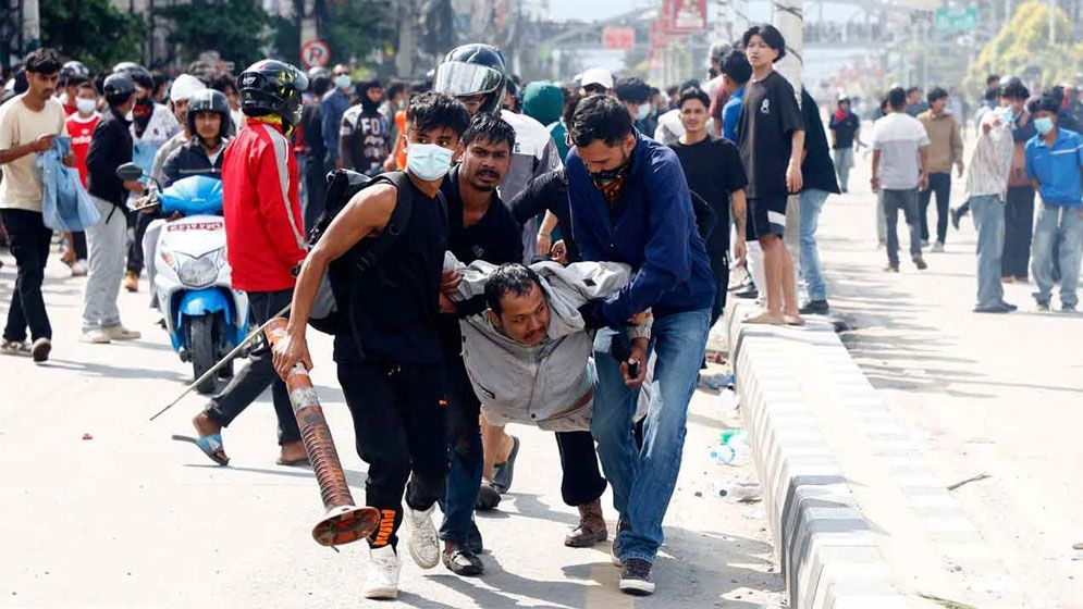 নেপালে তরুণদের বিক্ষোভে উত্তাল দেশ