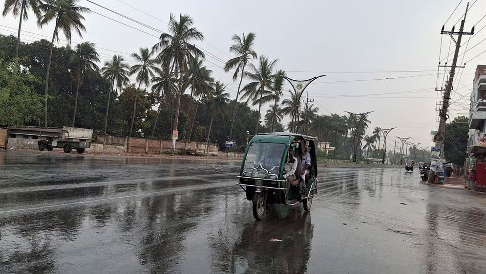 ঢাকায় আজ হালকা বৃষ্টির সম্ভাবনা