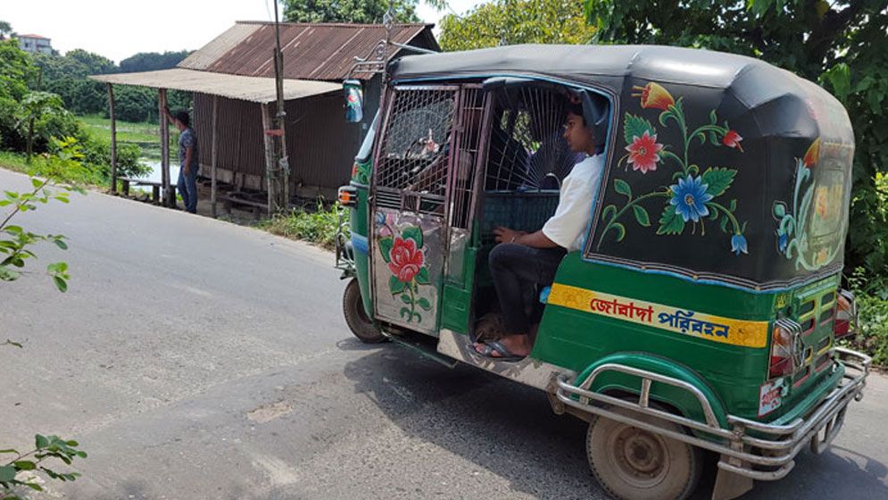 সোনারগাঁয়ে আড়াই কিলোমিটারে ১৮ স্পিডব্রেকার