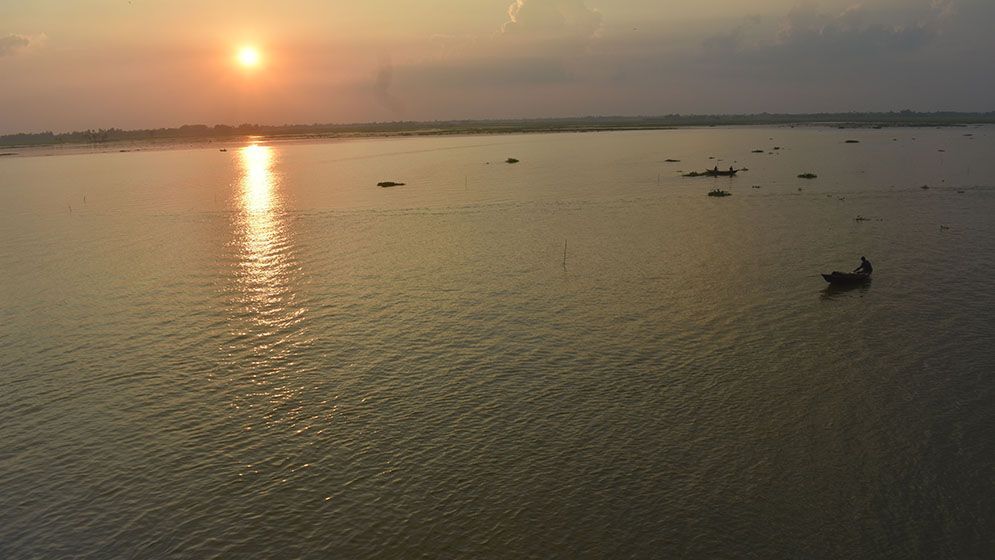 বর্ষার বিপুল জলরাশিতে নবযৌবনা চলনবিল