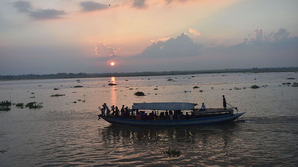 বর্ষার বিপুল জলরাশিতে নবযৌবনা চলনবিল