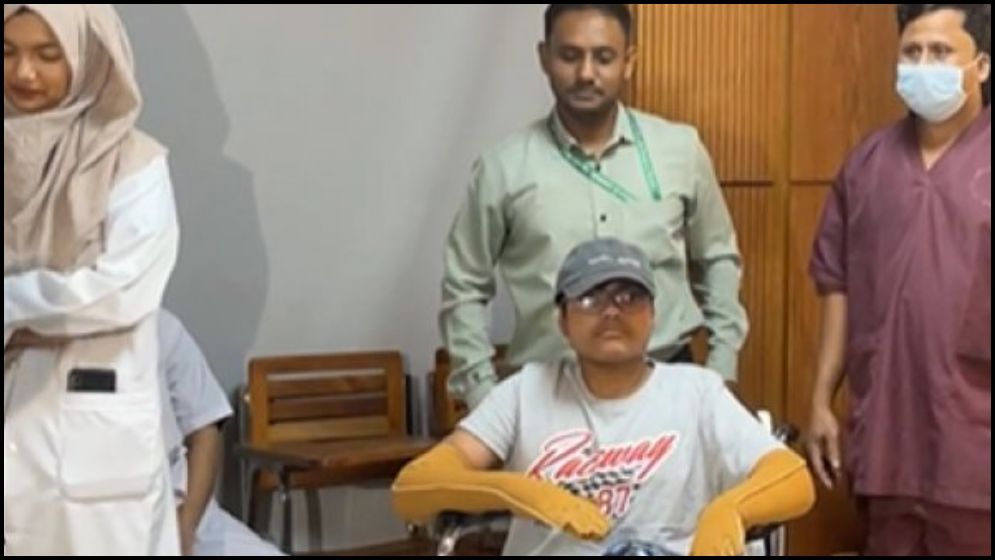 ৯৭ দিনে ৩৬ বার অস্ত্রোপচারের পর বাসায় ফিরলো দীপ্ত