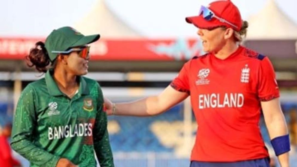 বাংলাদেশ ইংল্যান্ডকে ১৭৯ রানের টার্গেট দিয়েছে