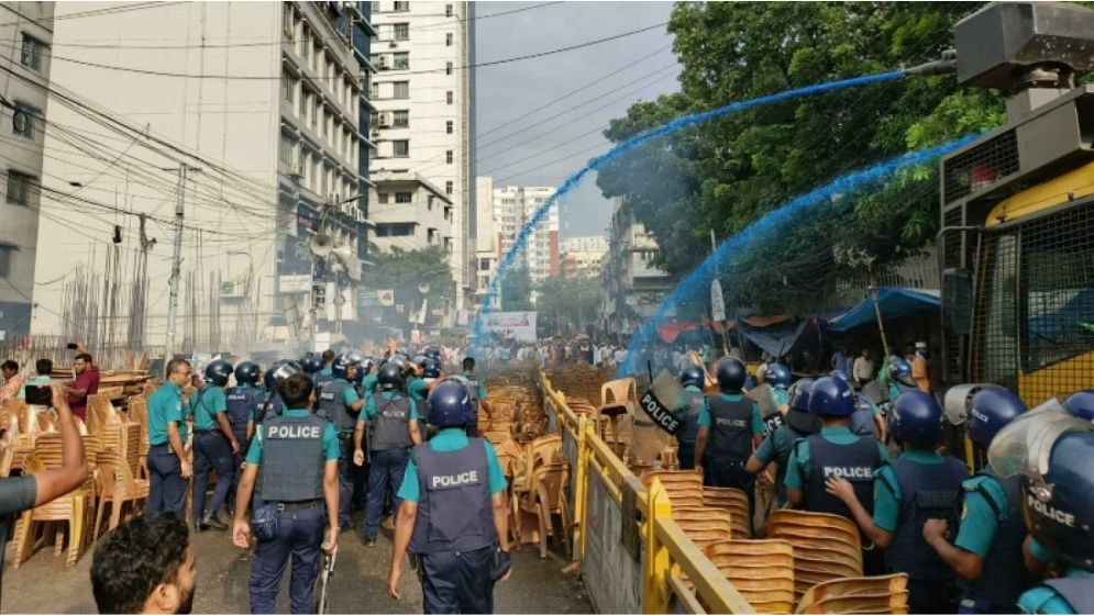 কাকরাইলে জাপার কর্মী সমাবেশে পুলিশের বাধা