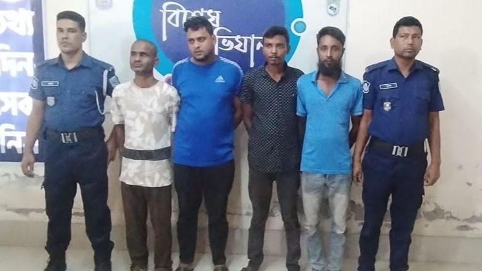 কুড়িগ্রাম জেনারেল হাসপাতালে দালাল চক্রের আটক ৫