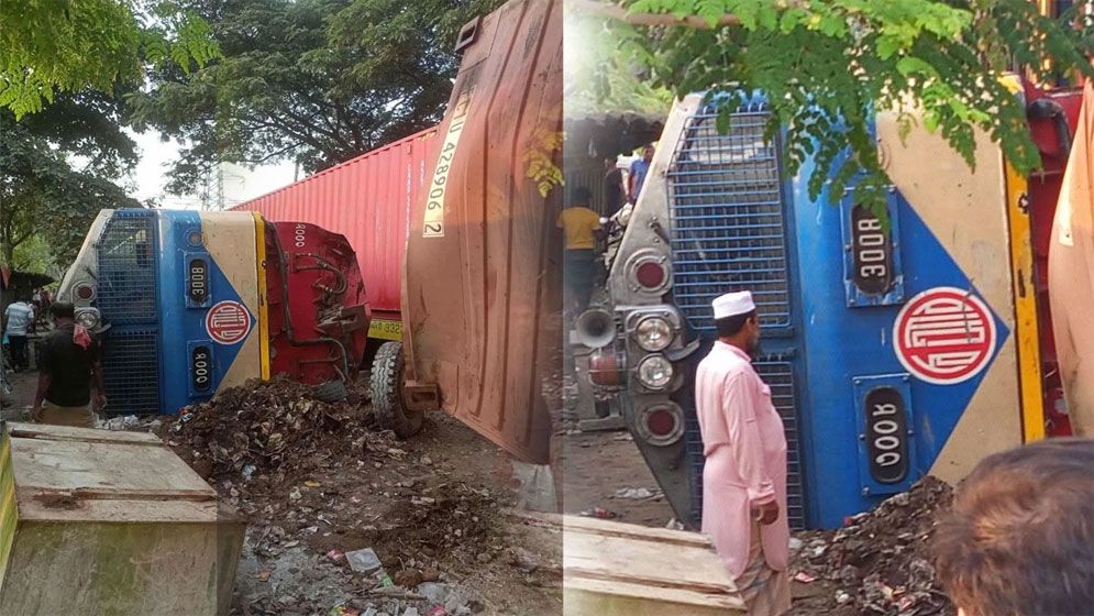চট্টগ্রামে ট্রাকের ধাক্কায় লাইনচ্যুত মালবাহী ট্রেন, বন্ধ চলাচল