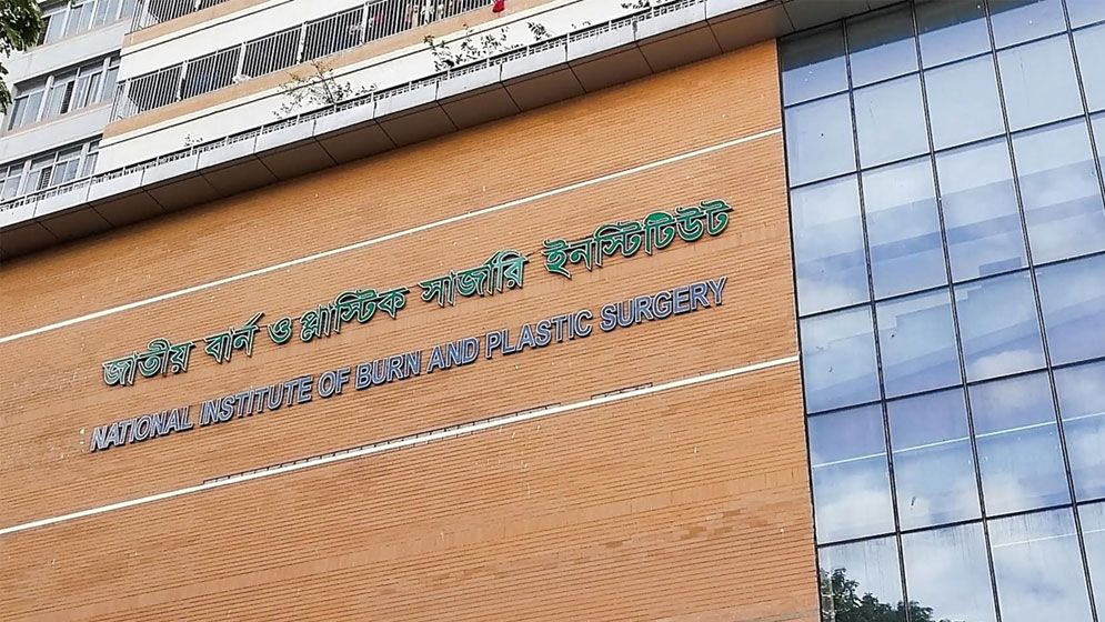 ব্রাহ্মণবাড়িয়ায় ট্রান্সফর্মার বিস্ফোরণে দারুল নাজাত মহিলা মাদ্রাসার ৮ শিক্ষার্থী দগ্ধ