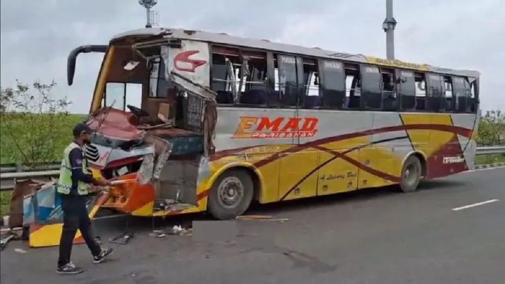 ঢাকা-মাওয়া এক্সপ্রেসওয়েতে বাস দুর্ঘটনায় নিহত ১, আহত ৫