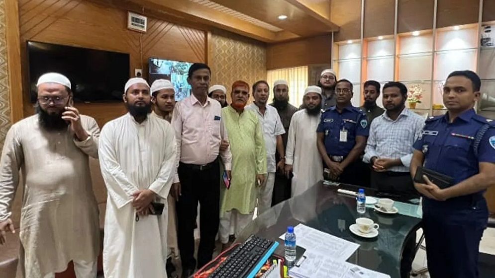 হেফাজতের অবরোধ প্রত্যাহার, ৫ ঘণ্টা পর স্বাভাবিক চট্টগ্রাম-রাঙামাটি মহাসড়ক