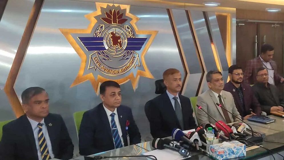 বিমানবন্দরে আগুনের সূত্রপাত ইমপোর্ট কুরিয়ার সেকশন থেকে: বেবিচক চেয়ারম্যান