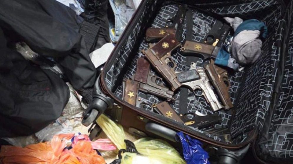 বিমানবন্দর রেলস্টেশনে সেনাবাহিনীর অভিযানে অস্ত্রভর্তি ব্যাগ উদ্ধার