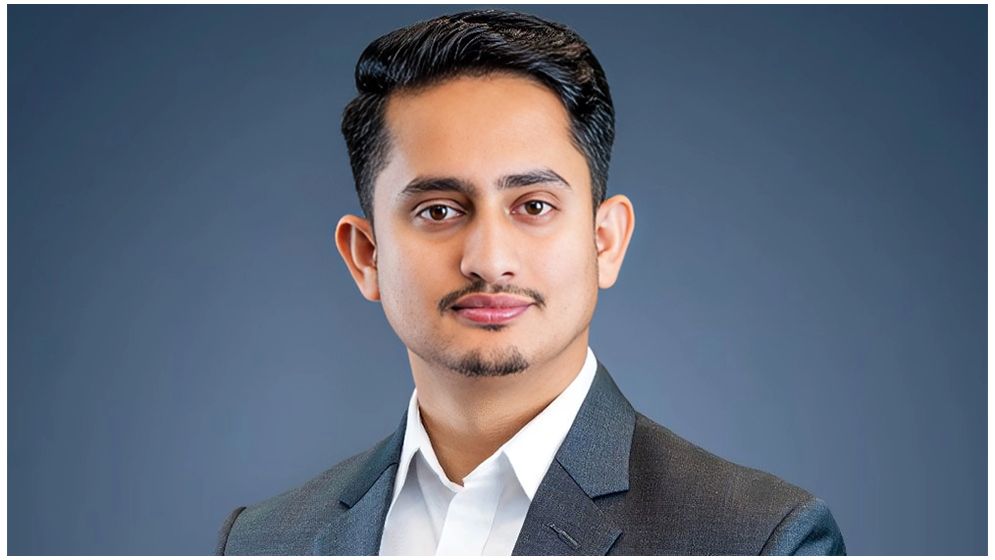 বগুড়ায় সারজিস আলমের গাড়িবহরে ককটেল হামলা