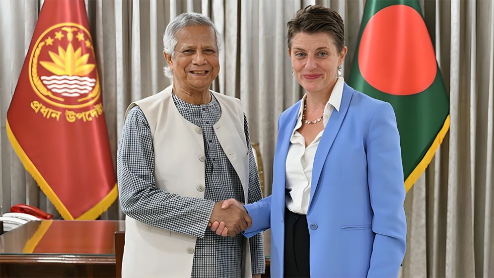 প্রধান উপদেষ্টার সঙ্গে গোয়েন লুইসের বিদায়ী সাক্ষাৎ