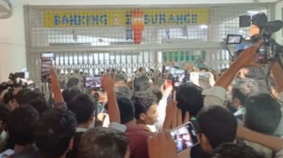 ছাত্রী সংস্থার কর্মীদের বিরুদ্ধে জাল ভোট দেওয়ার অভিযোগ