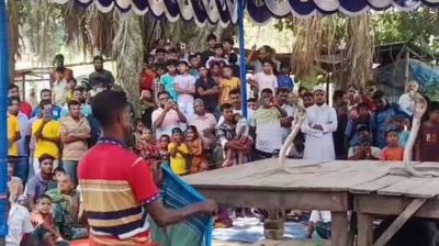 গ্রাম বাংলার ঐতিহ্যবাহী ঝাঁপান খেলা