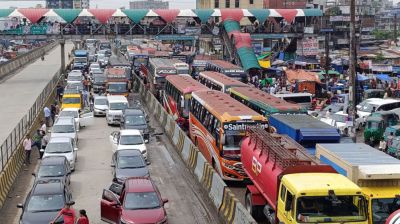 ঢাকা-চট্টগ্রাম ও ঢাকা-সিলেট মহাসড়কে তীব্র যানজট