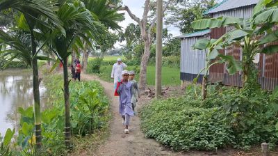 প্রতিবন্ধীর বসতঘর ভেঙে মাদরাসার রাস্তার নামে জমি দখলের অভিযোগ