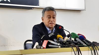 তত্ত্বাবধায়কের মুডে যেতে হবে অন্তর্বর্তী সরকারকে : আমীর খসরু