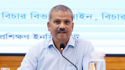 আমরা কীভাবে কী করব, বুঝতে পারছি না: আইন উপদেষ্টা