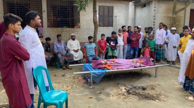 নরসিংদীতে বাসচাপায় অটোচালকসহ তিনজন নিহত