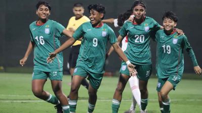 ঢাকায় হারলেও দুবাইয়ে অর্পিতাদের দুর্দান্ত জয়