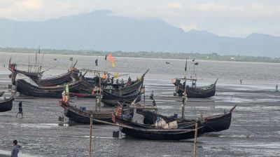 আরাকান উপকূলে বাংলাদেশি ট্রলারসহ ৭ জেলে আটক করেছে আরাকান আর্মি