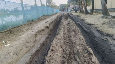 ত্রিশাল-কুরুয়াগাছা সড়ক যেন খাল, জনদুর্ভোগ চরমে