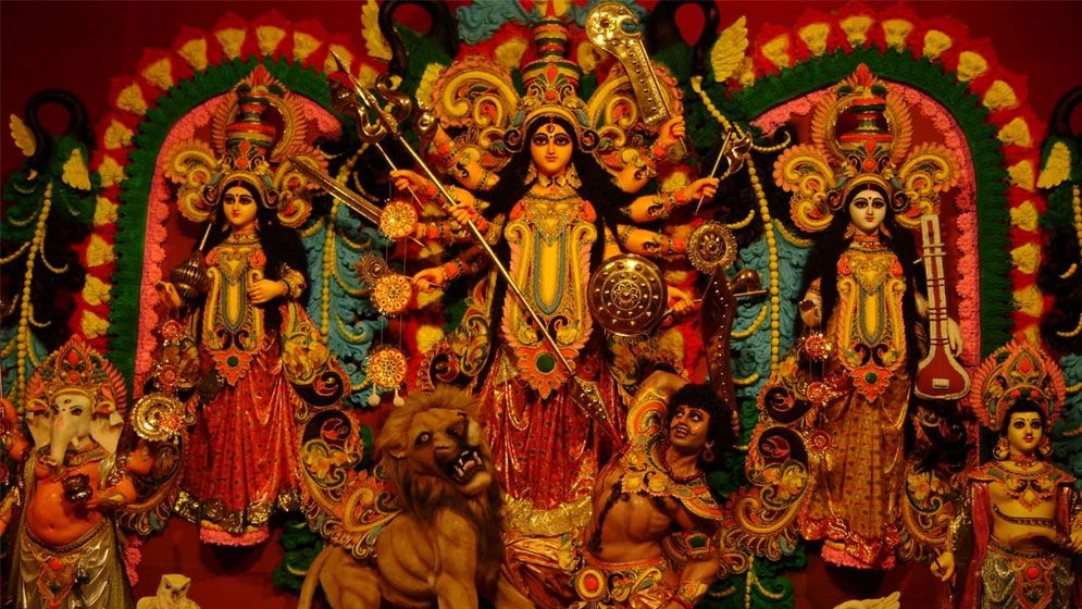 আজ দেবীর বিদায়, প্রতিমা বিসর্জনের মধ্যদিয়ে শেষ হবে দুর্গোৎসব