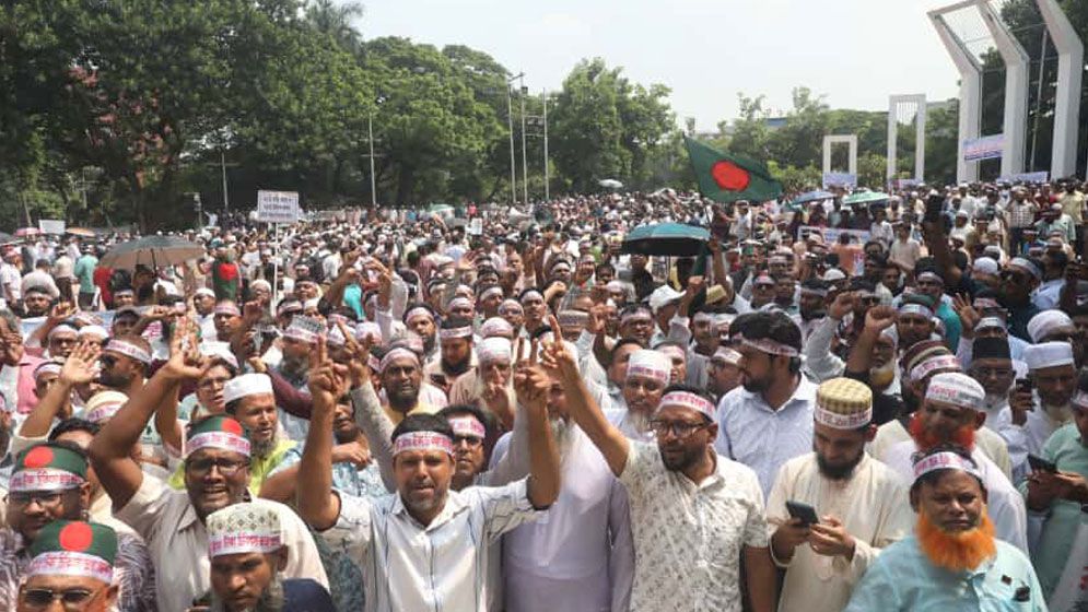 ৫ শতাংশ বাড়িভাড়া ভাতা প্রত্যাখ্যান, আন্দোলন চালিয়ে যাওয়ার ঘোষণা শিক্ষকদের