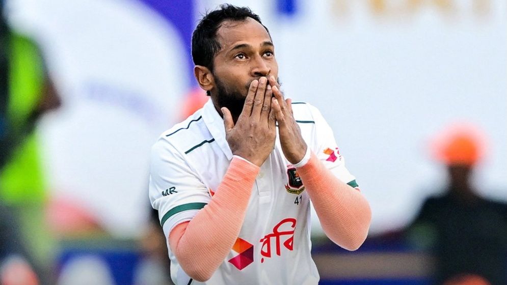 শততম টেস্টে শতক হাঁকিয়ে মুশফিক গড়লেন ইতিহাস