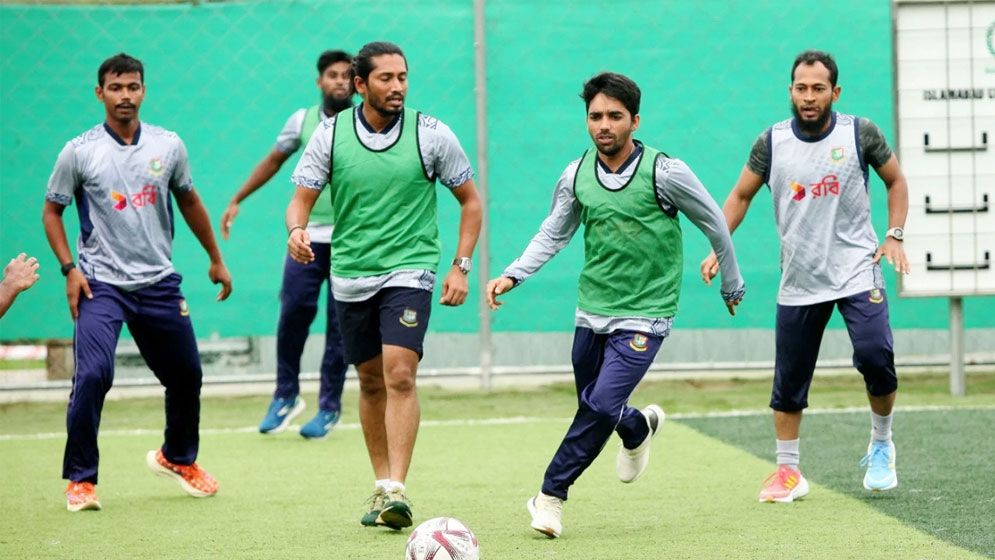 বিপিএল নিলাম: চূড়ান্ত তালিকায় ২৫০ বিদেশি ও ১৫৮ দেশি ক্রিকেটার