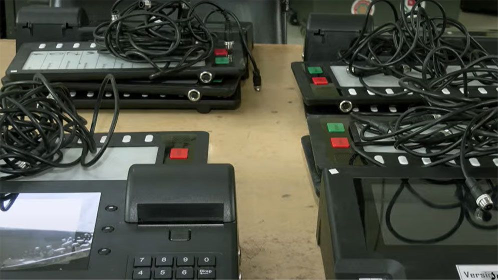 অকেজো ইভিএমে কোটি টাকার চাপ