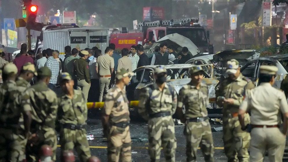 দিল্লির লাল কেল্লার কাছে গাড়ি বিস্ফোরণে নিহত ১৩, ভারতজুড়ে সতর্কতা জারি