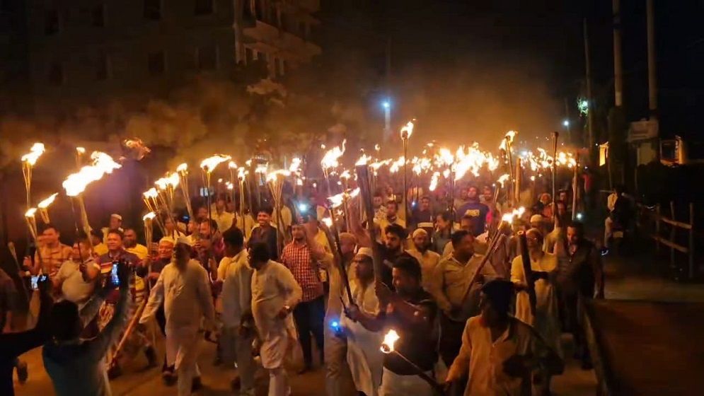 নিকলীতে বিএনপির মনোনয়ন দেওয়ার দাবিতে ইকবালের সমর্থনে মশাল মিছিল