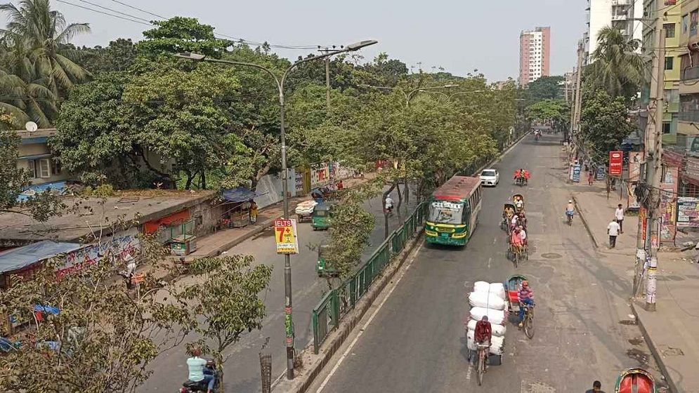 শেখ হাসিনার রায়কে ঘিরে রাজধানীতে গণপরিবহন ও জনসমাগম কম