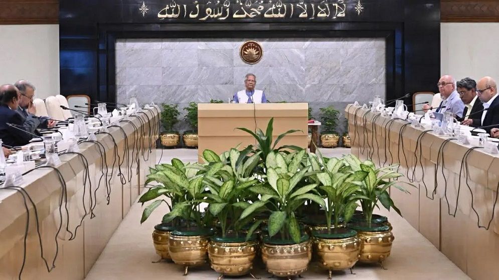 ভূমিকম্প বিশেষজ্ঞদের নিয়ে জরুরি বৈঠকে প্রধান উপদেষ্টা