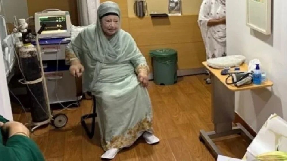 খালেদা জিয়ার বর্তমান শারীরিক অবস্থা জানালেন চিকিৎসক