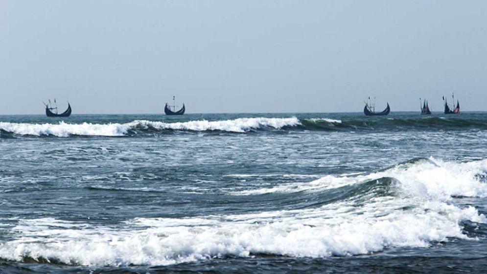 বঙ্গোপসাগরে লঘুচাপ, নৌকা ও ট্রলারকে গভীর সাগরে যেতে নিষেধাজ্ঞা