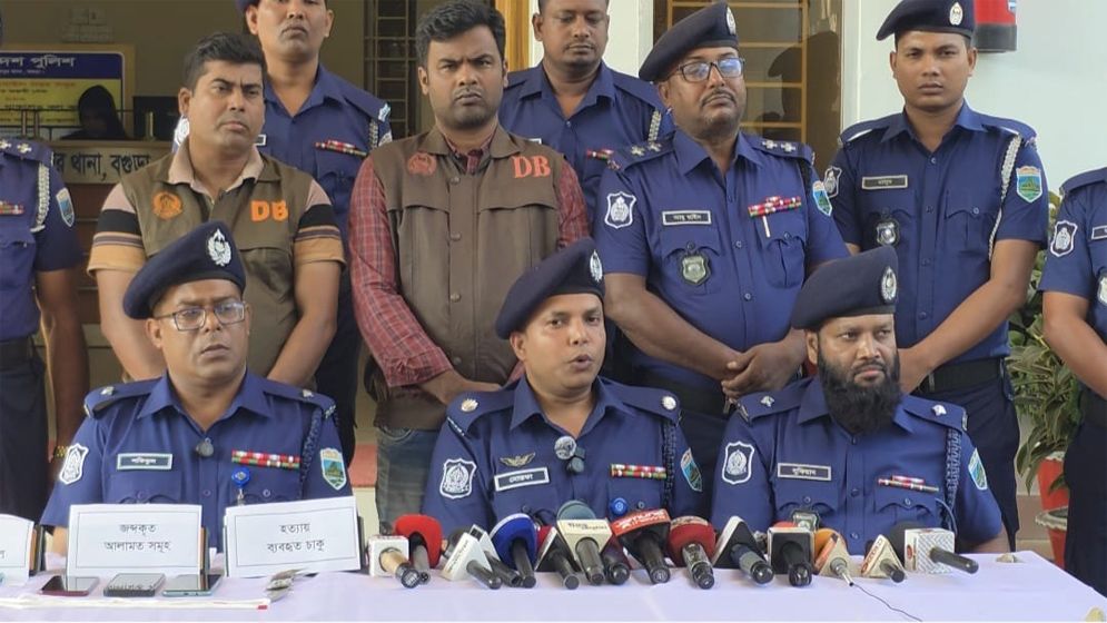 বগুড়ায় চালককে হত্যা করে ইজিবাইক ছিনতাই, গ্রেফতার ২