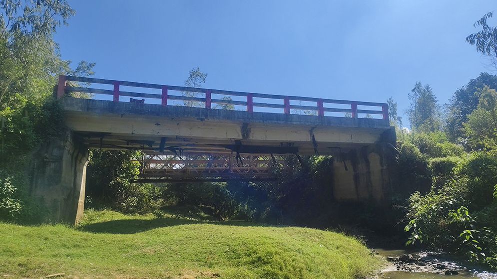 অকেজো পড়ে আছে কোটি টাকার সেতু!