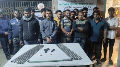 কিশোরগঞ্জে গুলিভর্তি বিদেশি পিস্তল ও দেশীয় অস্ত্রসহ আটক ২২