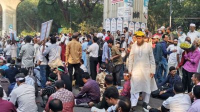 অনির্দিষ্টকালের কর্মবিরতিতে প্রাথমিক শিক্ষকরা, পাঠদান বন্ধ ৬৫ হাজার বিদ্যালয়ে