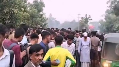 ট্রাকচাপায় প্রাণ গেল বাবা–মেয়ের