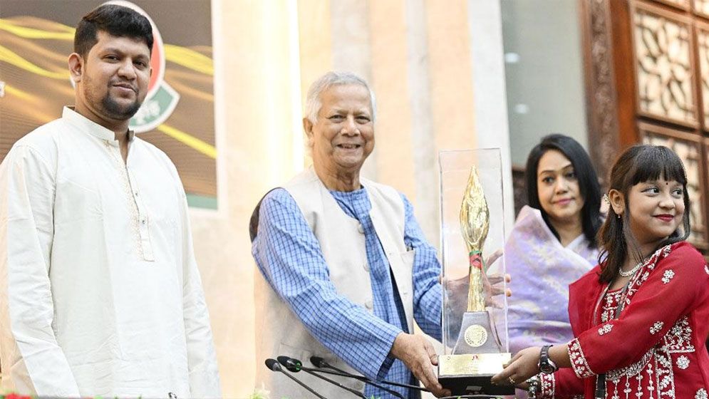 তরুণদের শুধু দেশে নয়, বিশ্বেও সেরা হতে হবে : প্রধান উপদেষ্টা