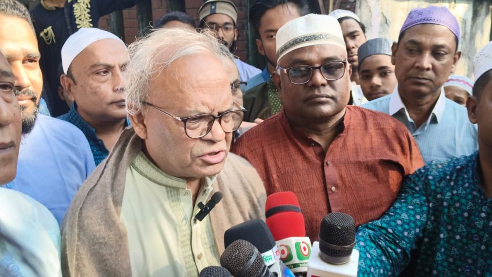 খালেদা জিয়ার রোগ মুক্তি আমাদের কাছে মুখ্য বিষয়: রিজভী