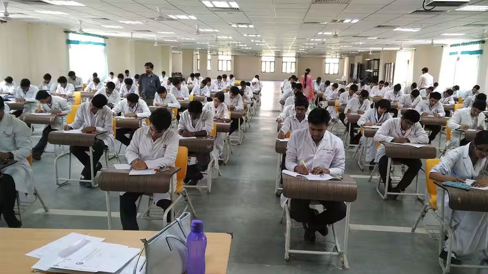 এমবিবিএস-বিডিএস ভর্তি পরীক্ষা অনুষ্ঠিত