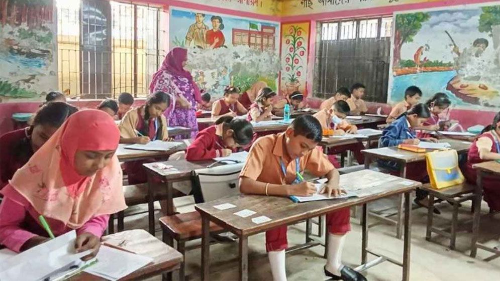ছয় দিনের অচলাবস্থা শেষে আজ থেকে প্রাথমিকের বার্ষিক পরীক্ষা শুরু